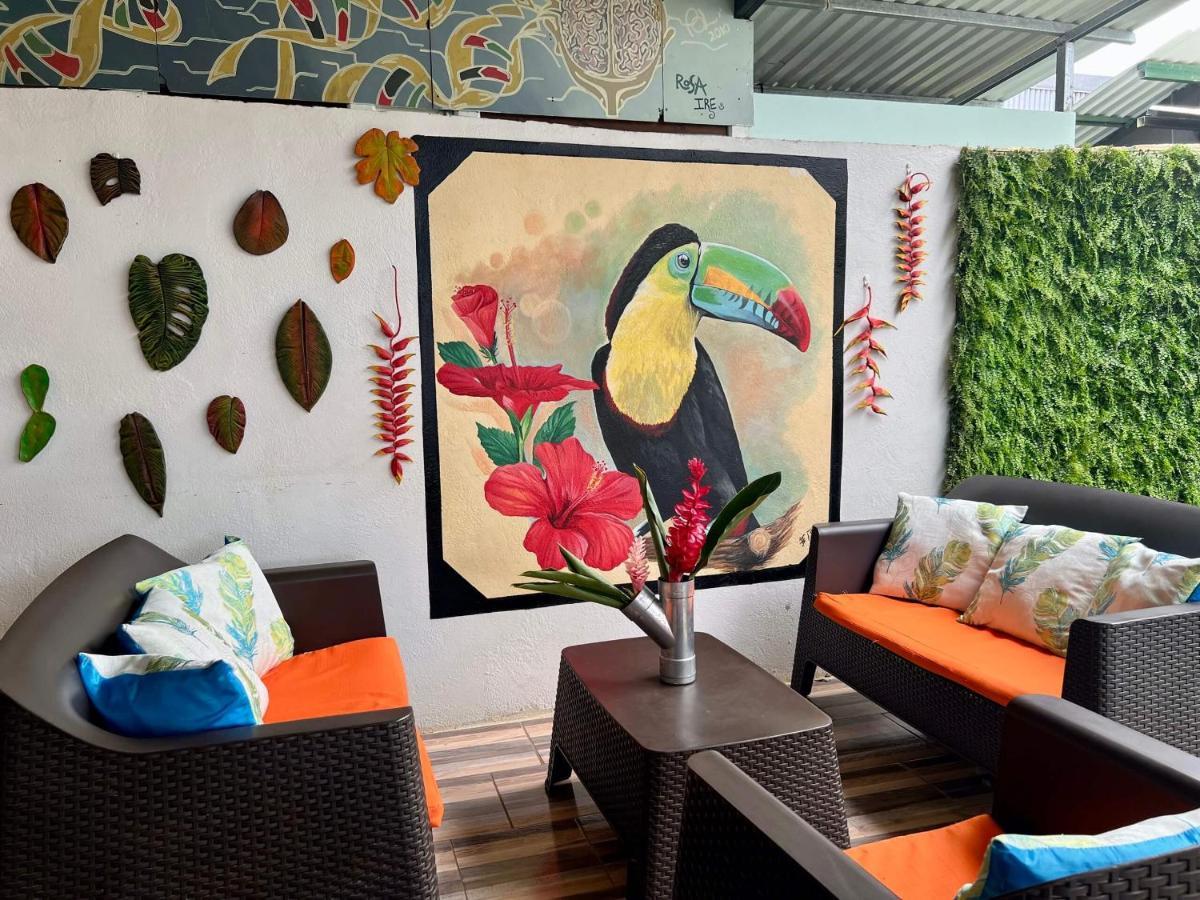 Tucan Hotel Увита Экстерьер фото